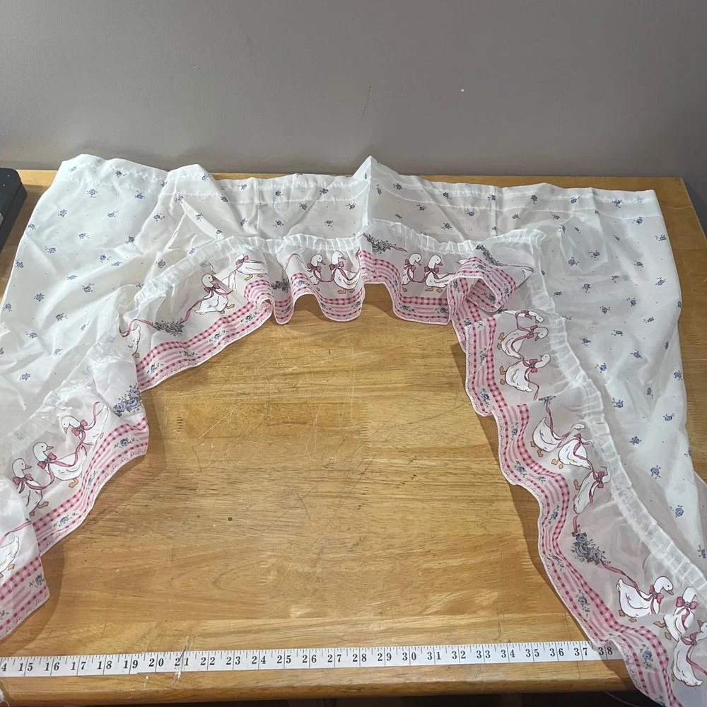 Vtg Country Farmhouse Geese Swag Valance Pink Gingham Ruffle White 56x31 USA NOS
